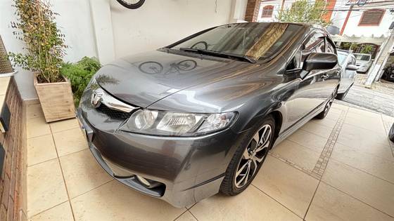 HONDA CIVIC 1.8 LXS 16V GASOLINA 4P AUTOMÁTICO